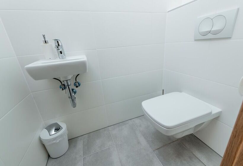 Westside Apartments By Urbanrent