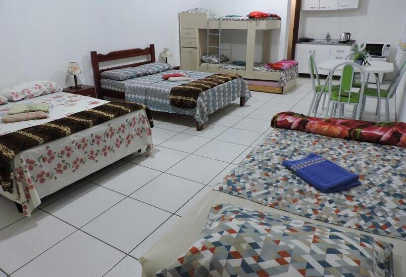 호스텔 Rm Pousada Casa De Familia