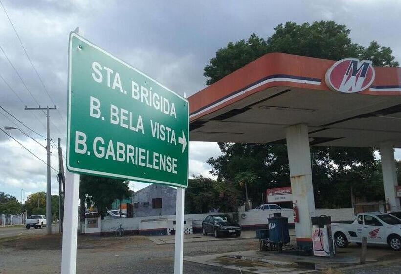 호스텔 Rm Pousada Casa De Familia