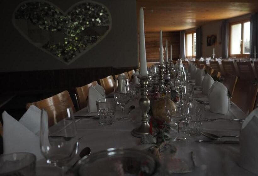 호스텔 Tgantieni Sot   Haus Mit Herz