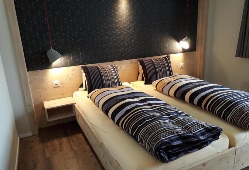 호스텔 Tgantieni Sot   Haus Mit Herz