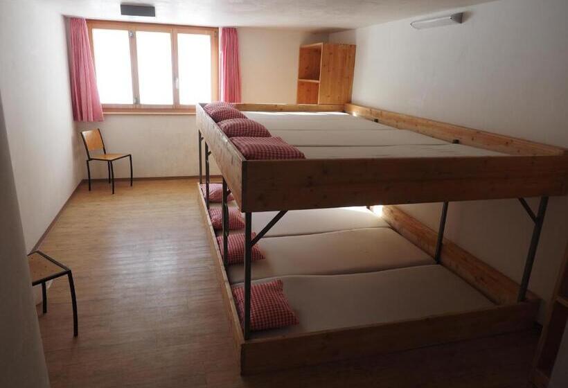 호스텔 Tgantieni Sot   Haus Mit Herz