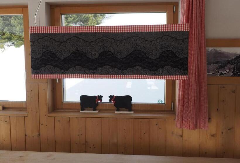 호스텔 Tgantieni Sot   Haus Mit Herz