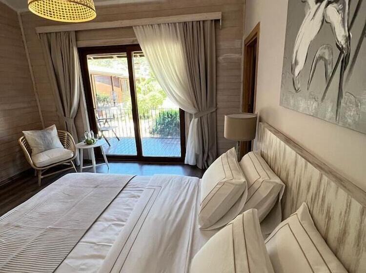 Alicra Hotel çıralı