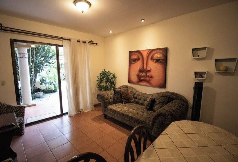 Anona Guesthouse