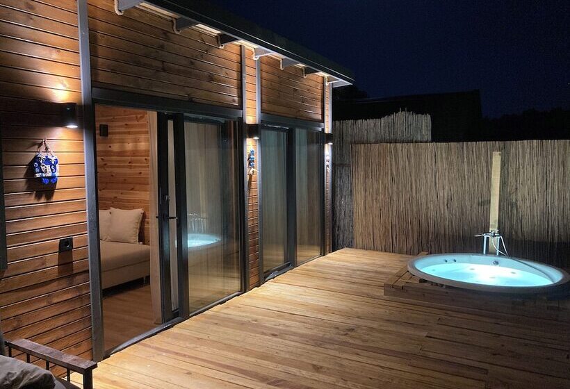 Bed and Breakfast Baraqa Hoolbox Tiny House