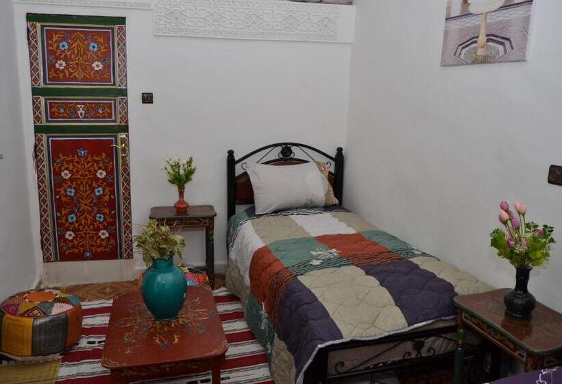 住宿加早餐  Dar Enouiina