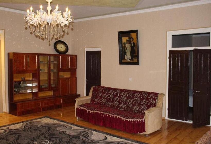 تختخواب و صبحانه Guest House Daviti