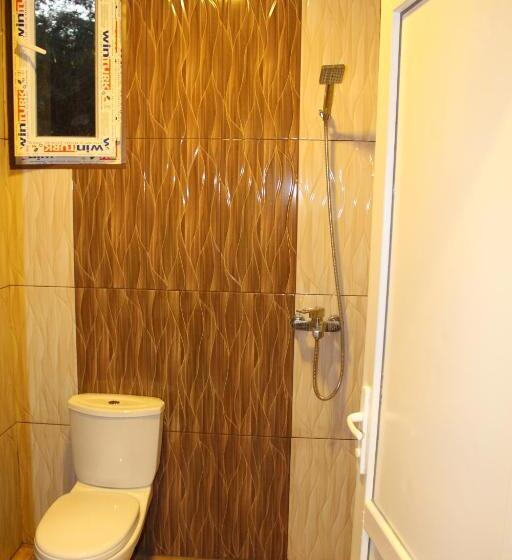 تختخواب و صبحانه Guest House Daviti