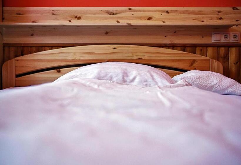 ベッドアンドブレックファースト Kispipa Panzió