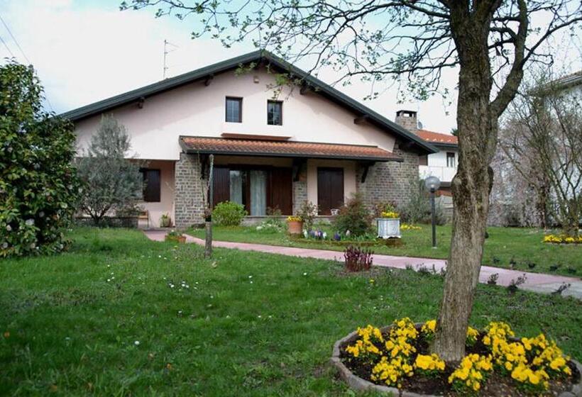 צימר Le 3 Camelie Malpensa