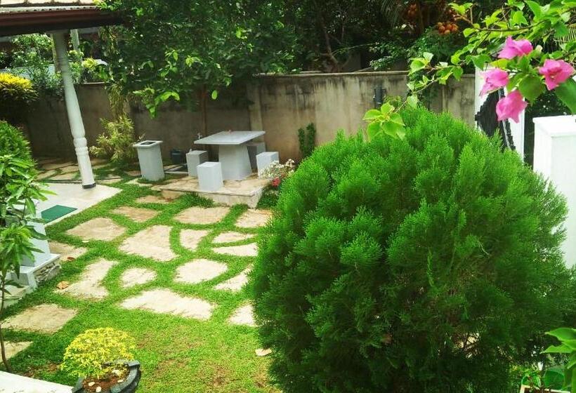 Bed and Breakfast Singithi Villa