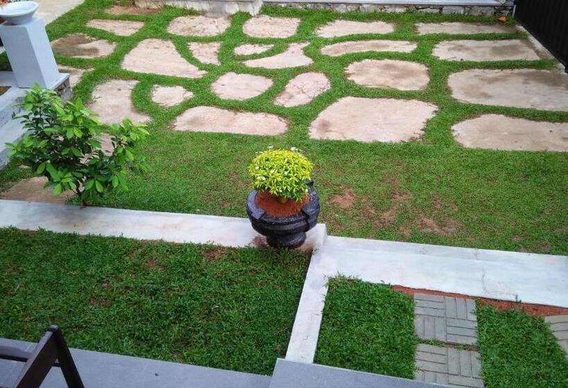 Bed and Breakfast Singithi Villa