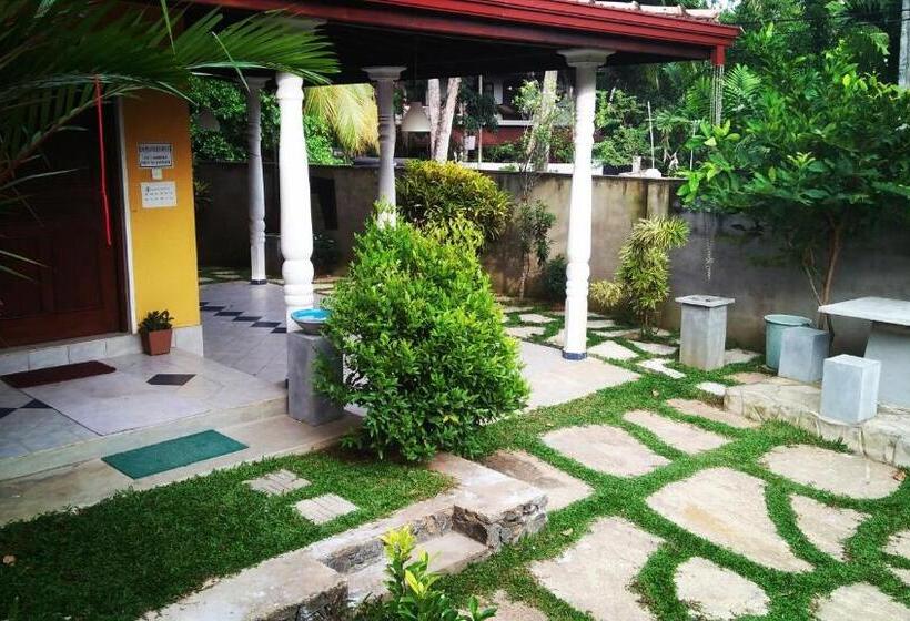 Bed and Breakfast Singithi Villa