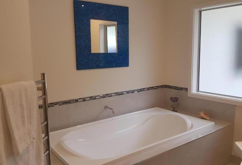 تختخواب و صبحانه Villa Shemshi