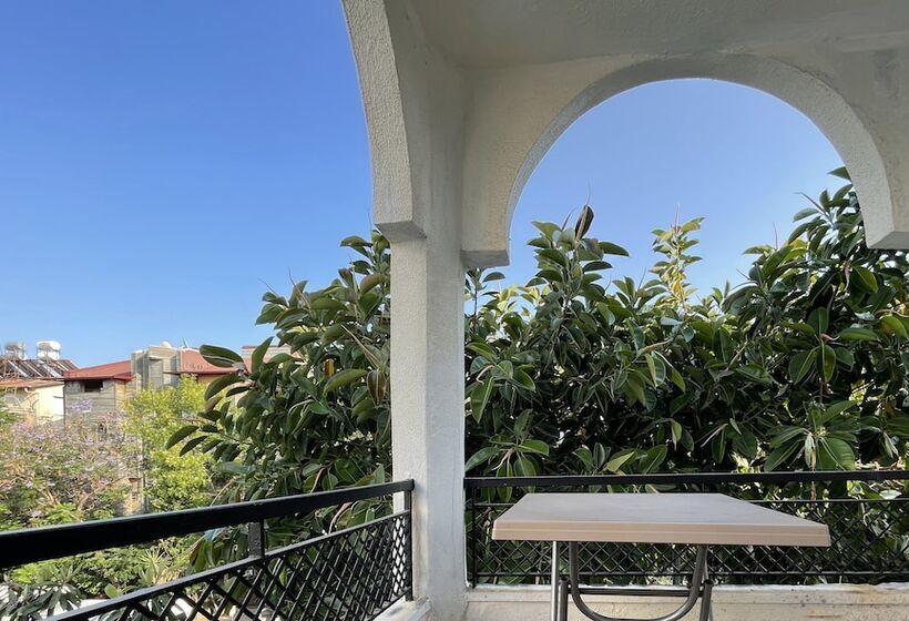 Cabbana Hotel Lara