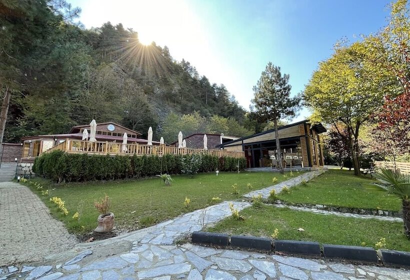 Feel & Live Hotel Villas Restaurant