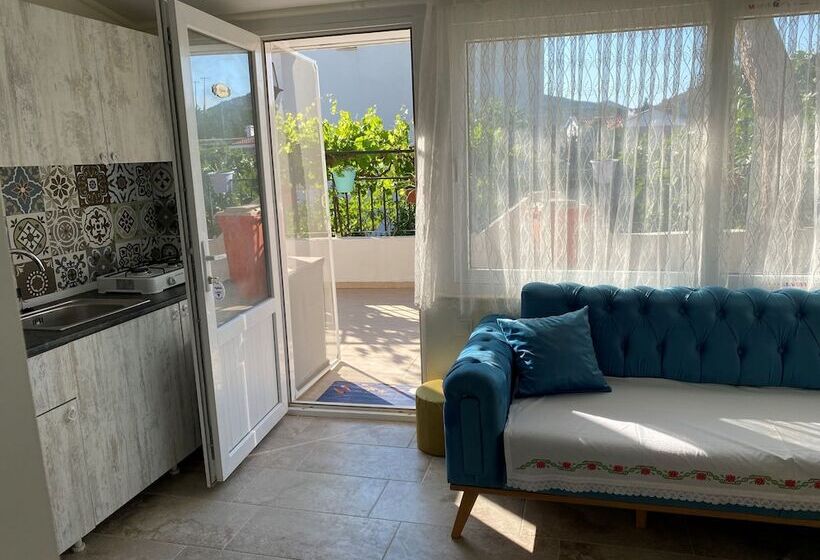 فندق فئة نجمة واحدة Villa Lara Tatil Evleri