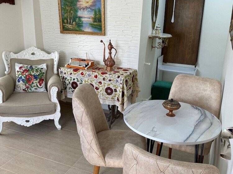 فندق فئة نجمة واحدة Villa Lara Tatil Evleri