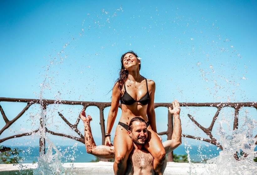 فندق Akua Ocean View Suites