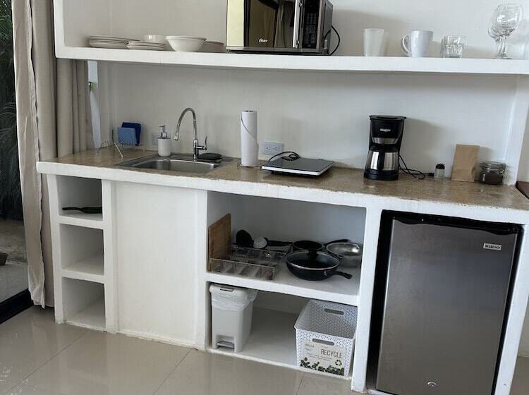 فندق Akua Ocean View Suites