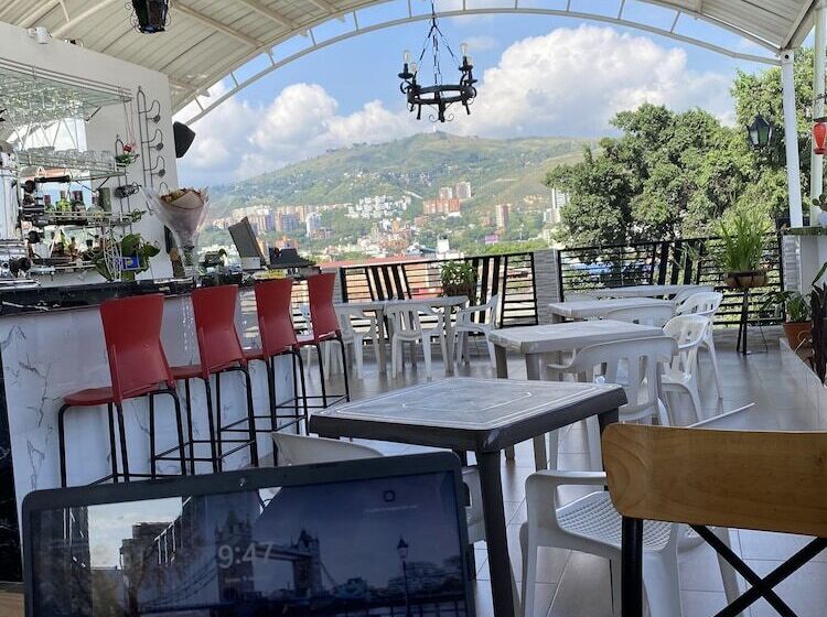 酒店 Alameda Plaza