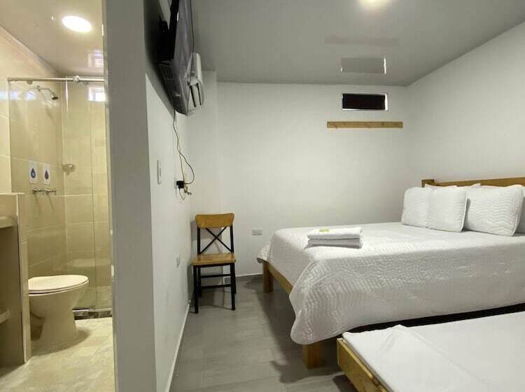 酒店 Alameda Plaza