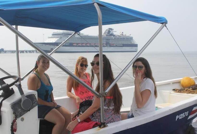 هتل Aldea Pura Vida