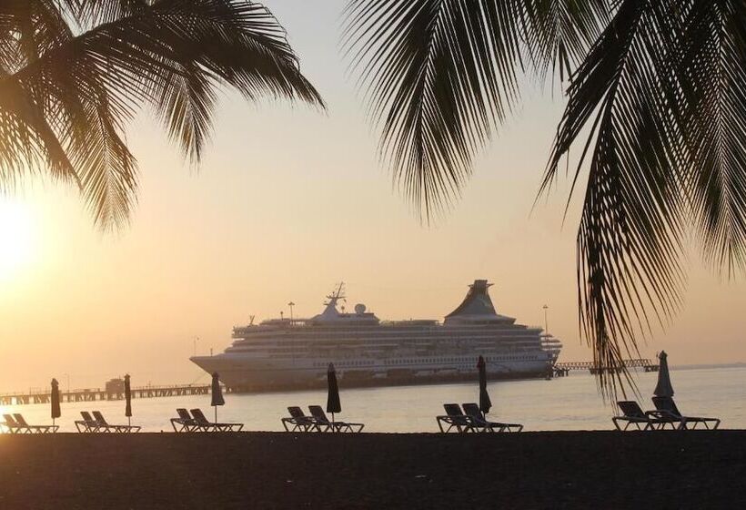 هتل Aldea Pura Vida