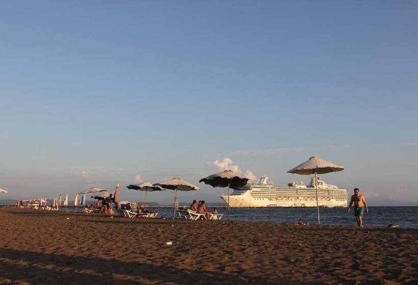 هتل Aldea Pura Vida