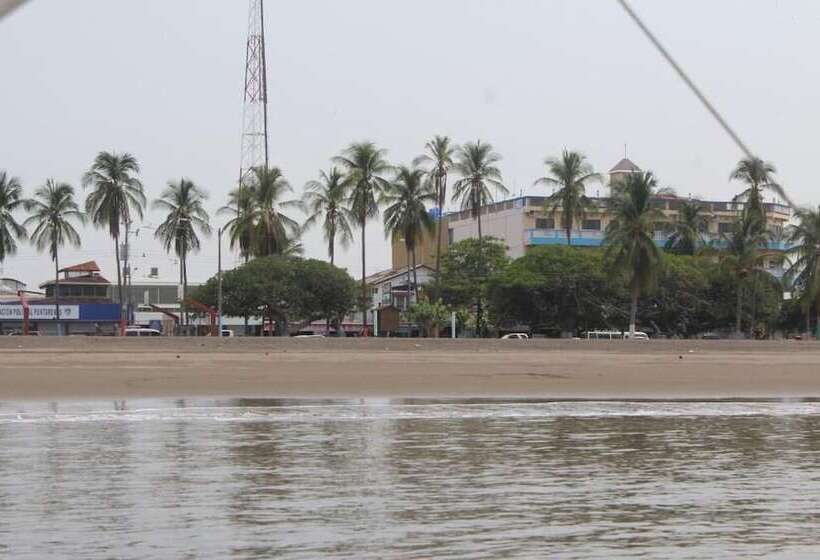 هتل Aldea Pura Vida