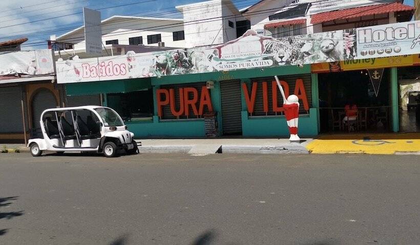 هتل Aldea Pura Vida