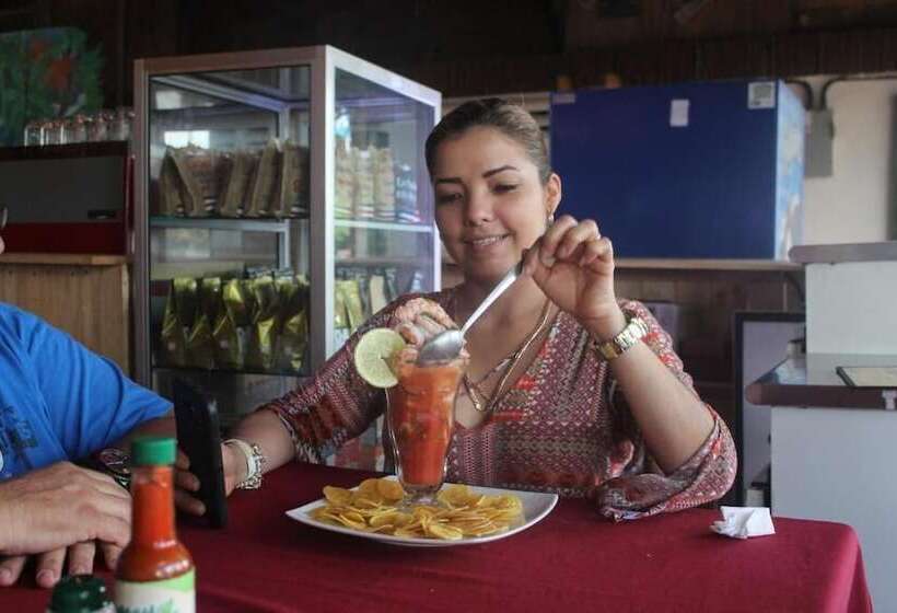 هتل Aldea Pura Vida