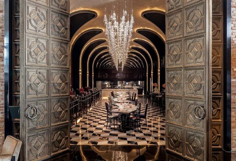 Hotel Art Paradiso, Paradise City