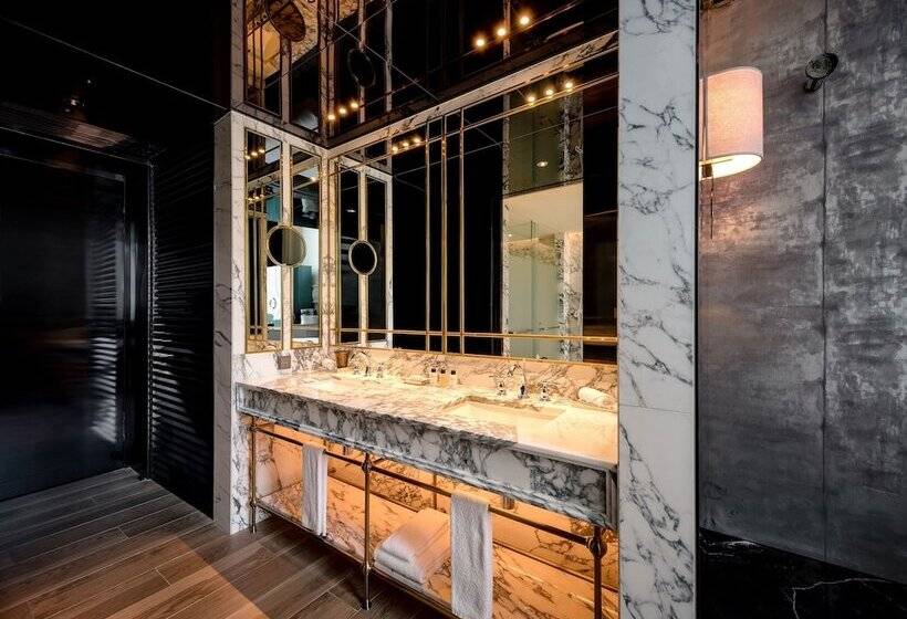 Hotel Art Paradiso, Paradise City