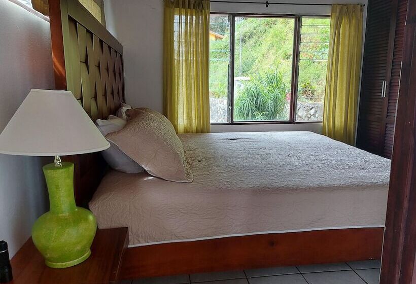 ホテル Bungalows Sanlaz