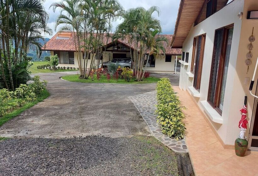 ホテル Bungalows Sanlaz