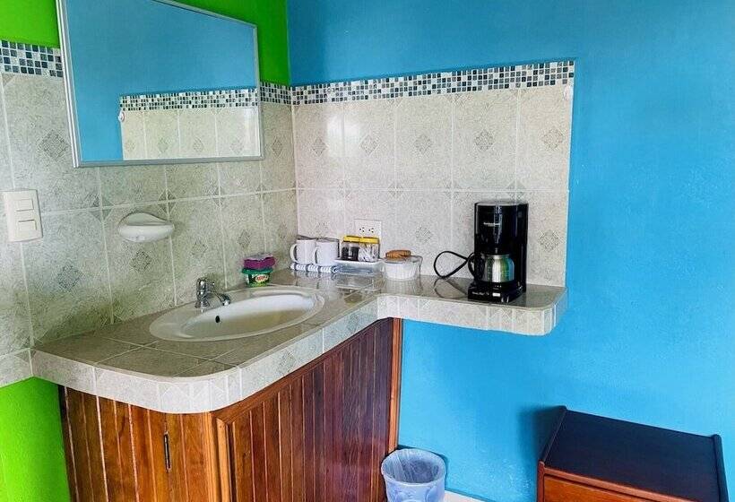 فندق Cabinas Los Tucanes