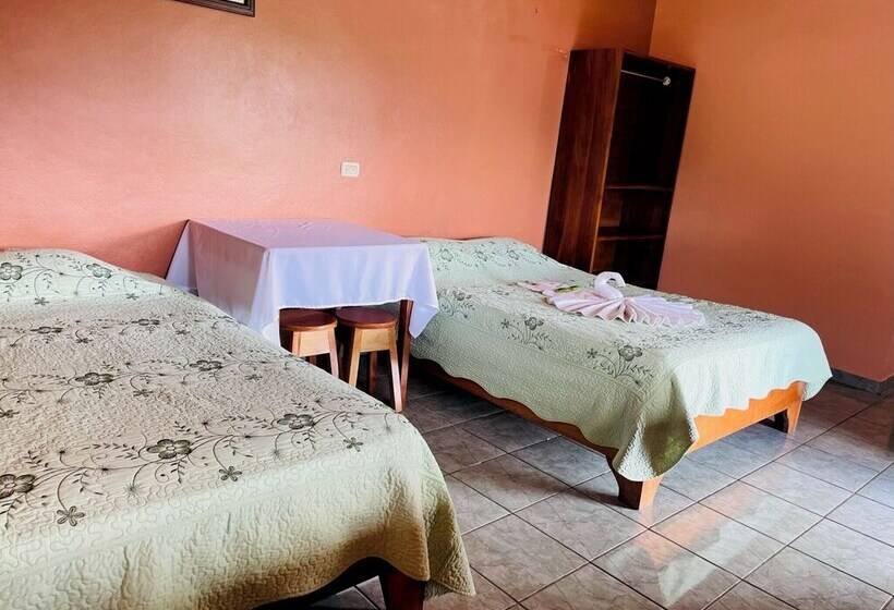 فندق Cabinas Los Tucanes