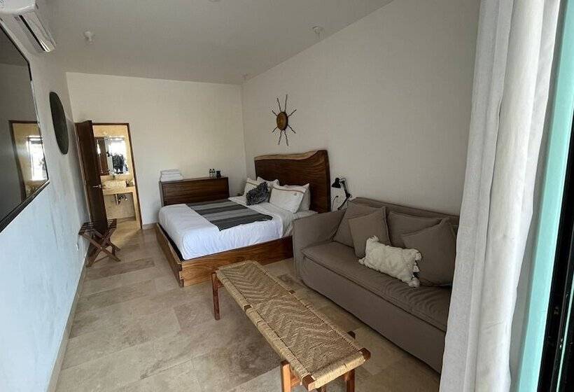 هتل Casa La Bastilla