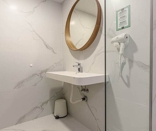 בית מלון כפרי Central Pascani