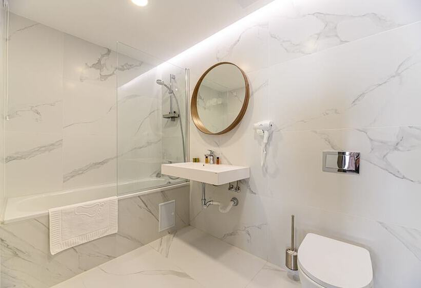 בית מלון כפרי Central Pascani