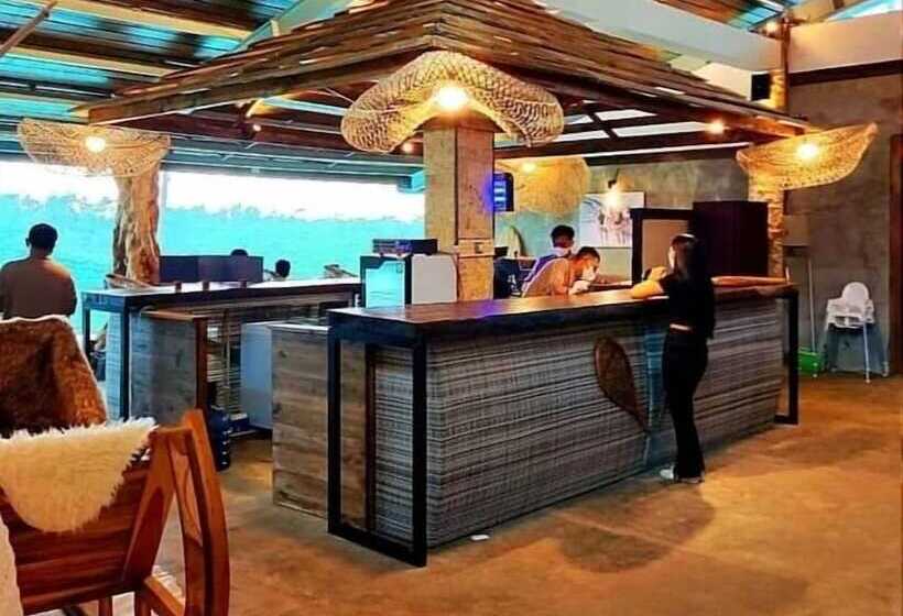 Отель Chalet Bromo Lounge & Lodge