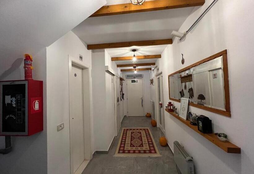 בית מלון כפרי Chestnut Hill