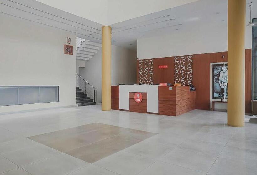 فندق Collection O Sanskruti Resort