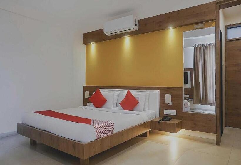 בית מלון כפרי Collection O Sanskruti Resort