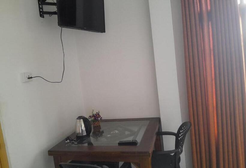 בית מלון כפרי Creek View Inn