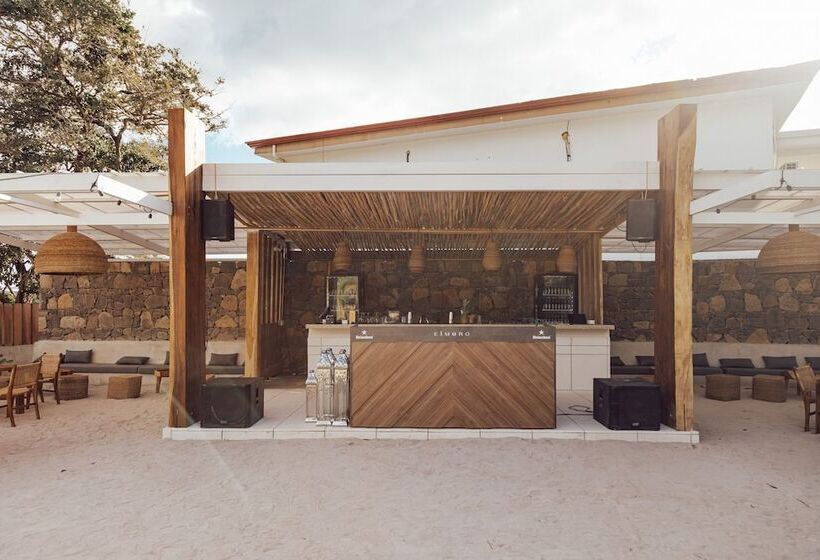 ホテル Elmoro Tamarindo