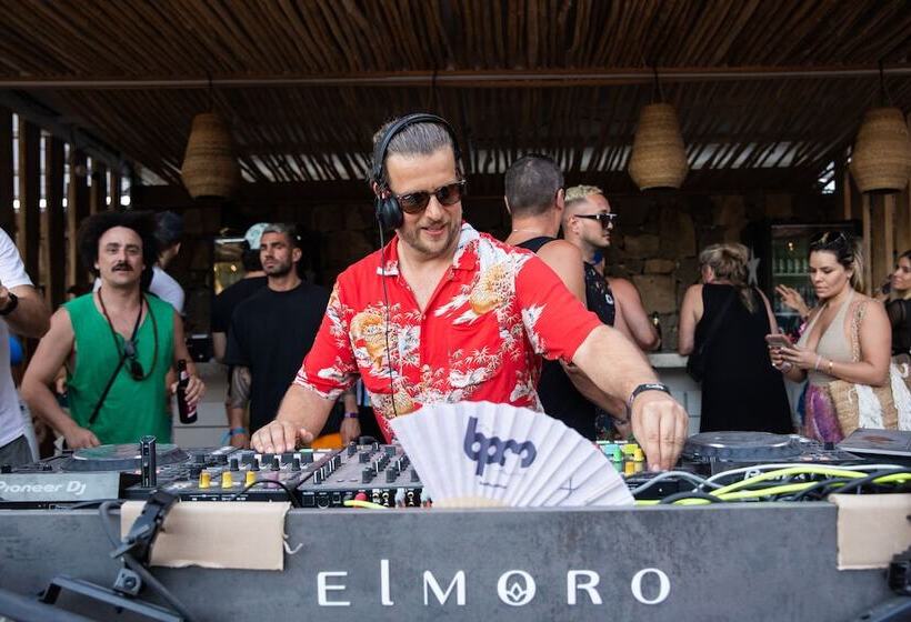 ホテル Elmoro Tamarindo