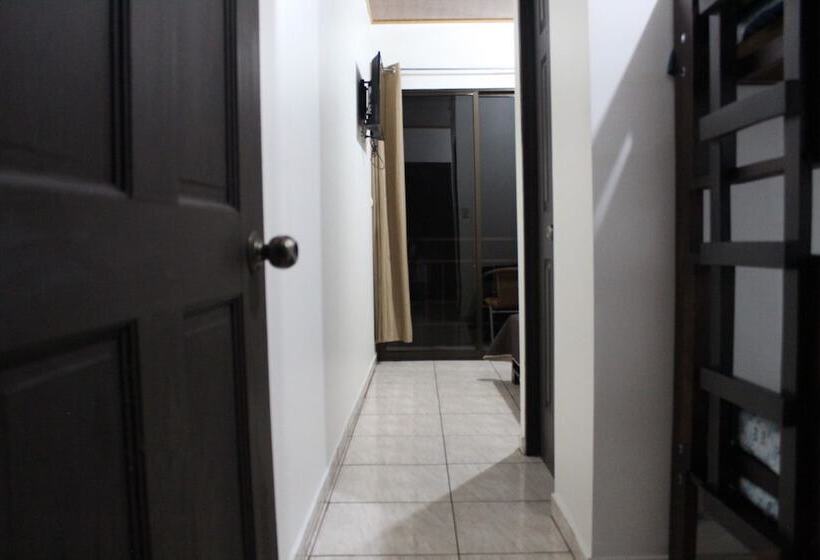 فندق Eskalami B&b Airport